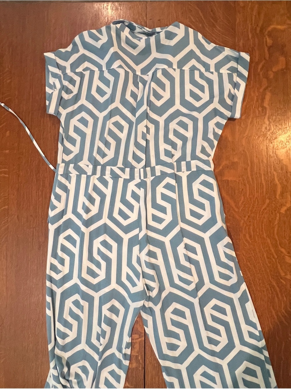 entro size L Blue & White Geometric Women’s Romper w/ pockets
